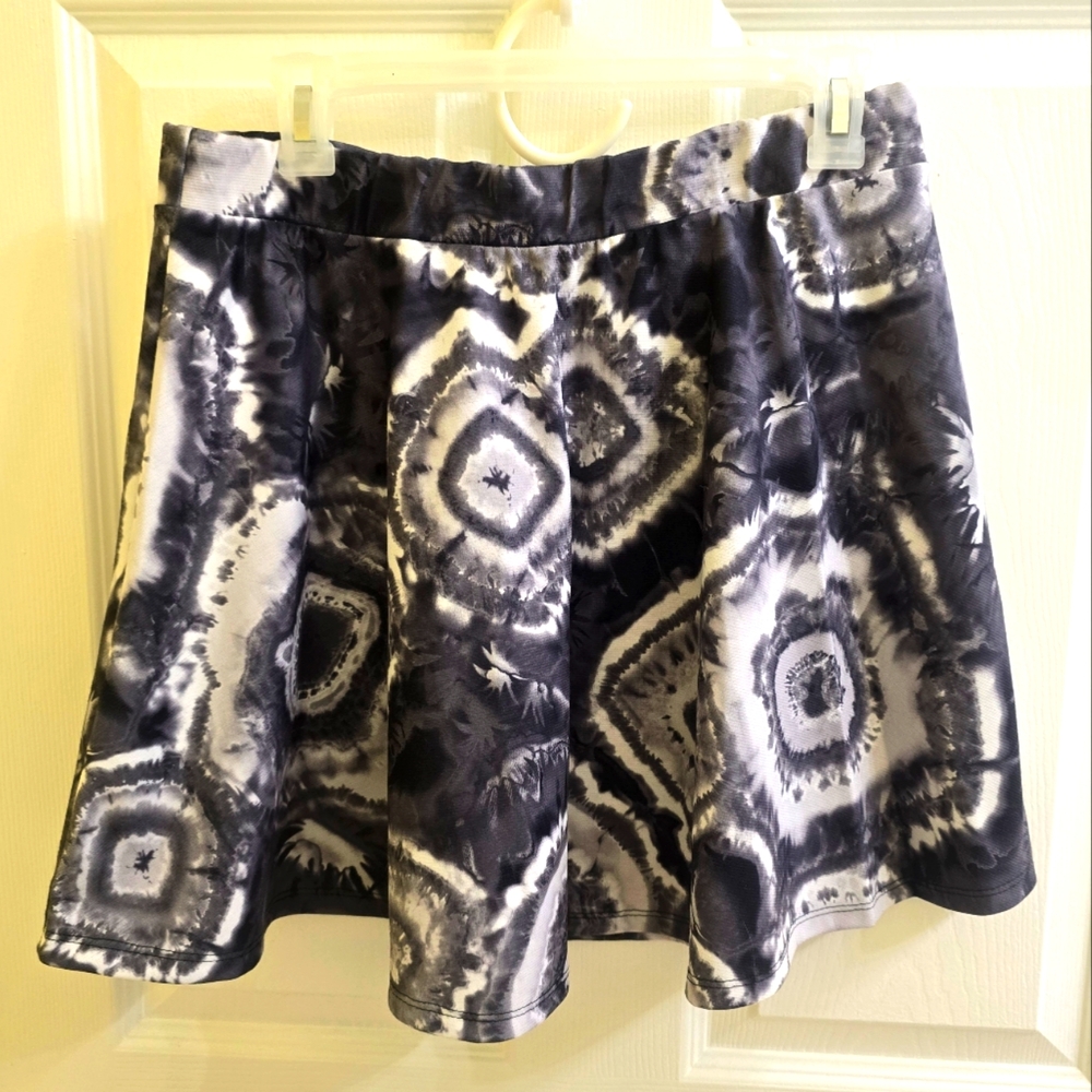 Wet Seal Skirt Size XL Black & Gray Tye Dye Print Pre-Owned Excellent Condition